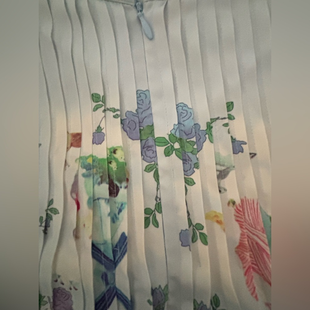 Oilily Silk - Floral Skirt. Size 8. - Picture 3 of 7